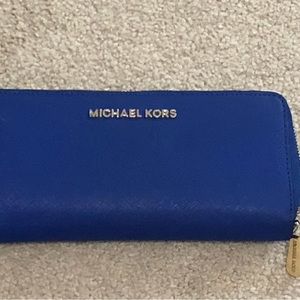 Michael Kors jet set wallet